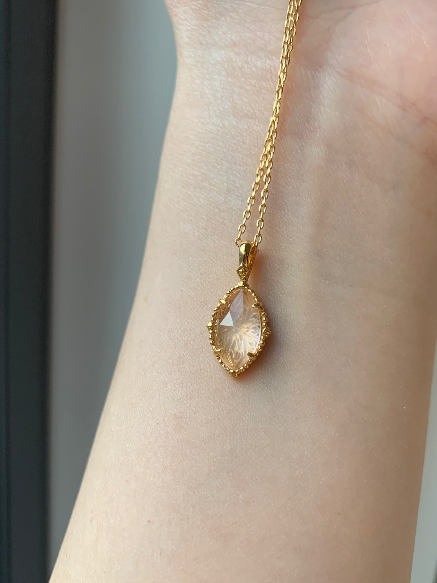 The Charlotte Rose Quartz Necklace comes with a marquise cut rose quartz pendant on a gold chain. You can't take your eye off its exquisite design. Rose quartz is known as the "Love Stone". It encourages all kinds of love including self love, romantic love or even friendship. It also promotes confidence and compassion for others.